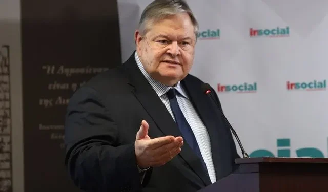 Δήλωση Ευ. Βενιζέλου για το “μπλακάουτ” στο FIR Αθηνών: "Η διαχείρισή του συνδεδεμένη με τον σκληρό πυρήνα της εθνικής ασφάλειας"