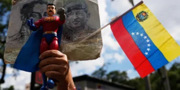 Βενεζουέλα: Διαδηλώσεις στο Καράκας υπέρ του Μαδούρο - «Έμπορος ναρκωτικών και τρομοκράτης είναι ο Τραμπ»