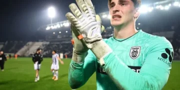 Κύπελο Ελλάδος: Θρίλερ στην Τούμπα - Ο ΠΑΟΚ νίκησε 5-4 τον Ατρόμητο στα πέναλτι με ήρωα τον 21χρονο τερματοφύλακα Μοναστηρλή και πήρε την πρόκριση στους 8