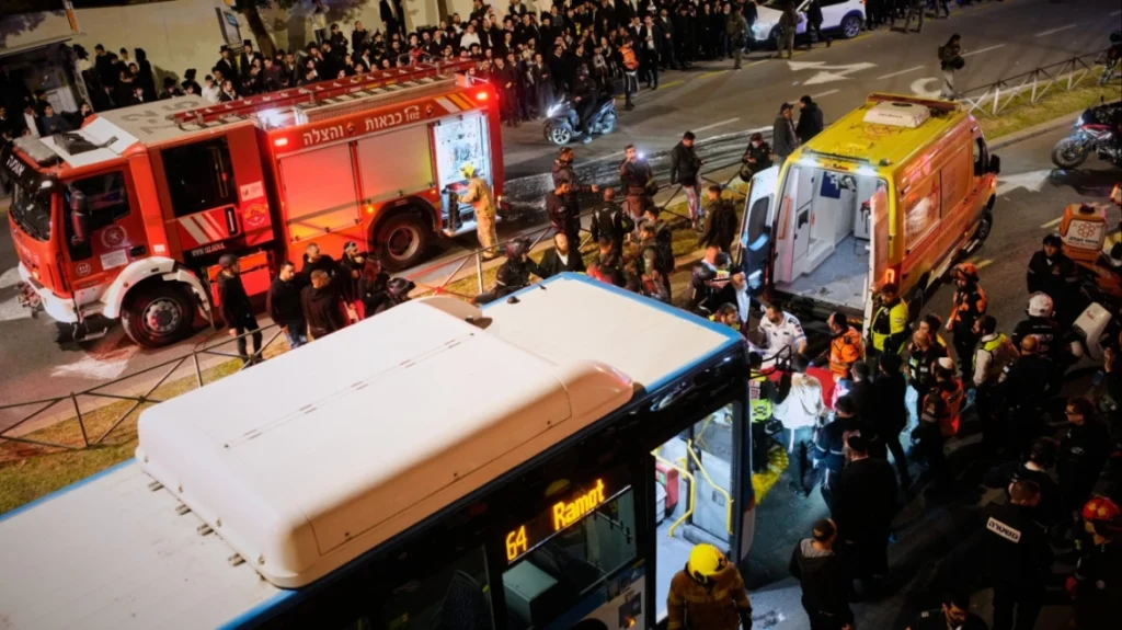 Ισραήλ: Λεωφορείο έπεσε πάνω σε διαδηλωτές στην Ιερουσαλήμ - Νεκρός ένας 18χρονος