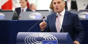 ΣΥΡΙΖΑ: Ο Φαραντούρης εκτός ευρωομάδας με απόφαση Φάμελλου - Παραπέμπεται για διαγραφή