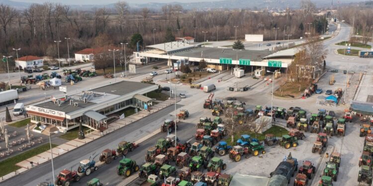 Αγρότες: Οι όροι του πρωθυπουργού για να τους δει -Που κλείνουν οι δρόμοι