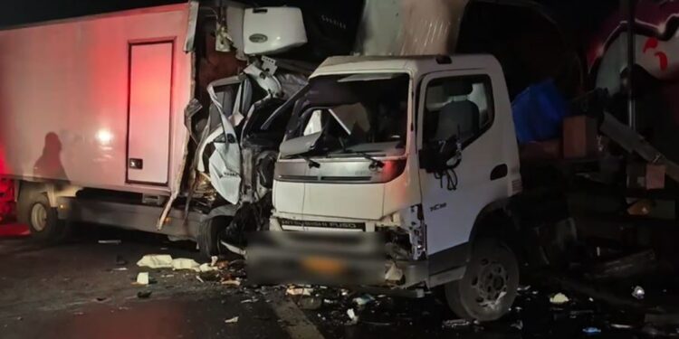 Αιγάλεω: Σύγκρουση δύο φορτηγών στη Λ. Κηφισού - Δυσχέρεια στην κυκλοφορία των οχημάτων