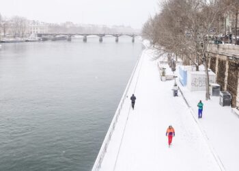 Κύμα ψύχους στην Δυτική Ευρώπη - Παρέλυσαν αεροδρόμια - μεγάλα προβλήματα στις συγκοινωνίες