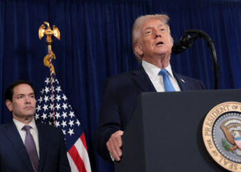 Δημοσίευμα Reuters: Ο Τραμπ «προσφέρει» 100.000 δολάρια ανά άτομο στους Γροιλανδούς για να αποσχισθούν από τη Δανία και να ενταχθούν στις ΗΠΑ