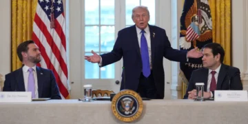 Ντόναλντ Τραμπ: «Αν δεν πάρουμε εμείς τη Γροιλανδία, τότε θα το κάνουν Ρωσία ή Κίνα»