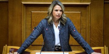 Επίκαιρη ερώτηση Μιλένας Αποστολάκη: "Η κυβέρνηση ανοίγει τον δρόμο για νέες αυθαίρετες αυξήσεις στα ασφάλιστρα υγείας"