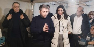 Νίκος Ανδρουλάκης στο μπλόκο της Σιάτιστας: "Αν δεν δοθούν λύσεις για το κόστος παραγωγής, προοπτική για την Περιφέρεια δεν υπάρχει"