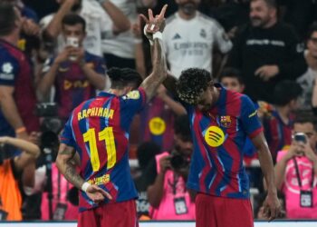 Σούπερ Καπ Ισπανίας: H Μπαρτσελόνα κέρδισε τη Ρεάλ Μαδρίτης 3-2 σε ένα χορταστικό ματς και σήκωσε το κύπελο