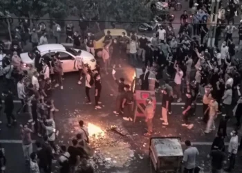 Απάντηση του Ιράν στις απειλές Τραμπ: «Είμαστε έτοιμοι για πόλεμο, αλλά και για διάλογο»