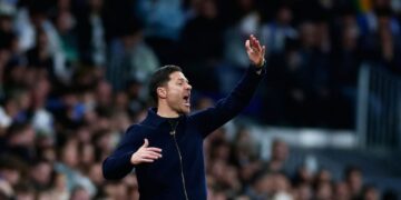 Η Ρεάλ Μαδρίτης ανακοίνωσε τη λύση της συνεργασίας της με τον Τσάμπι Αλόνσο, μία ημέρα μετά την ήττα από τη Μπαρτσελόνα στο Σούπερ Καπ