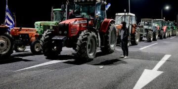 Αγροτικές κινητοποιήσεις: «Ναι» στον διάλογο αποφάσισαν οι «σκληροί» των μπλόκων – Οι όροι που θέτει η κυβέρνηση και η πιθανή ημερομηνία