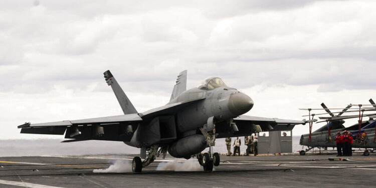 ΙΡΑΝ: Με κομμένη την ανάσα για επικείμενη επίθεση των ΗΠΑ