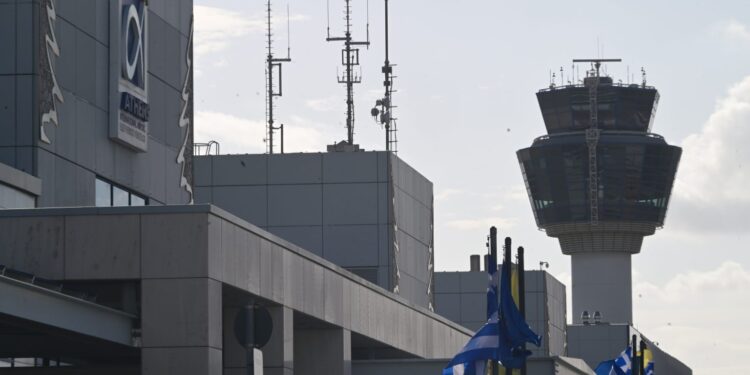 Παραιτήθηκε ο διοικητής της ΥΠΑ Γιώργος Σαουνάτσος μετά το μπλακ άουτ στο FIR – Δεκτή η παραίτησή του