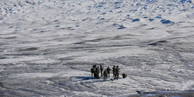 Καταιγιστικές εξελίξεις στη Γροιλανδία: Αναπτύσσεται πολυεθνική στρατιωτική δύναμη αναπτύσσεται στο Νουούκ
