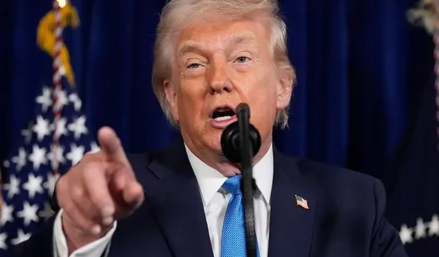 Ο Ντόναλντ Τραμπ απειλεί με δασμούς όσες χώρες δεν συντάσσονται με τα σχέδιά του για τη Γροιλανδία