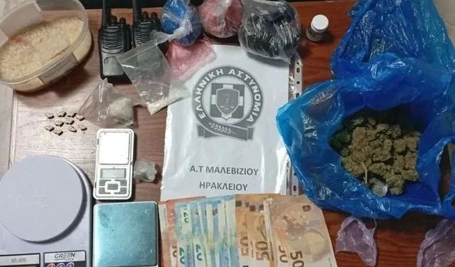 Ηράκλειο: Μεγάλη αστυνομική επιχείρηση - Βρέθηκαν μεγάλες ποσότητες ναρκωτικών στην κατοχή δύο νεαρών