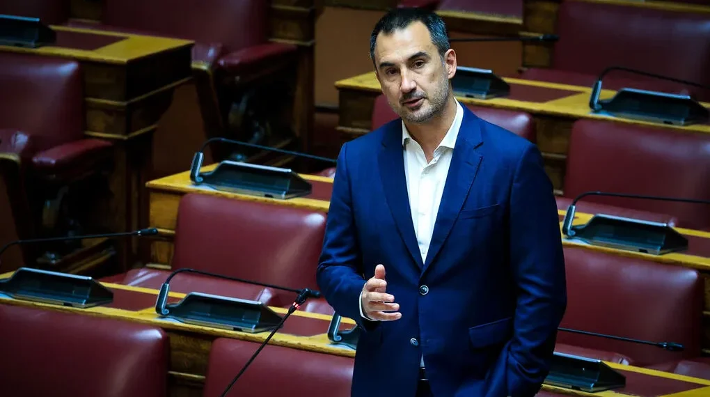 Συνέντευξη Χαρίτση στα «Παραπολιτικά»: "Η κοινωνία ζητά υπέρβαση κι όχι επανάληψη"