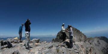 Διασώθηκαν οι ορειβάτες που έπεσαν σε χαράδρα στον Ταΰγετο – Στο νοσοκομείο 4 τραυματίες