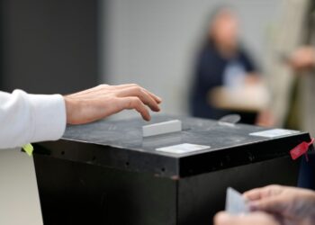 Προεδρικές εκλογές στην Πορτογαλία: Δεύτερος γύρος με αναμέτρηση κεντροαριστεράς και ακροδεξιάς