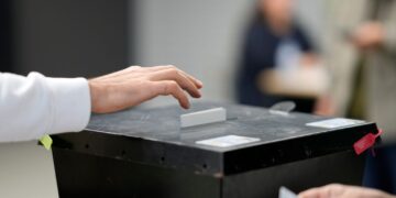 Προεδρικές εκλογές στην Πορτογαλία: Δεύτερος γύρος με αναμέτρηση κεντροαριστεράς και ακροδεξιάς