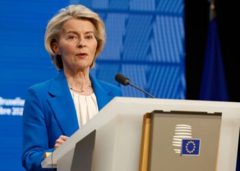 Ανάρτηση Φον ντερ Λάινεν στο Χ: "Θα υπερασπιστούμε με σταθερότητα και αποφασιστικότητα την κυριαρχία της Γροιλανδίας"