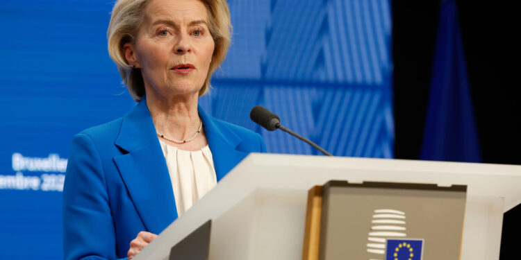 Ανάρτηση Φον ντερ Λάινεν στο Χ: "Θα υπερασπιστούμε με σταθερότητα και αποφασιστικότητα την κυριαρχία της Γροιλανδίας"