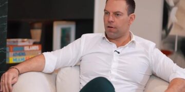 Στέφανος Κασσελάκης στο Κρήτη TV: "Υπάρχουν πολλοί γκέι στην κυβέρνηση που κρύβονται από φόβο για την εικόνα τους"