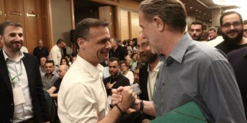 ΠΑΣΟΚ: Επίθεση Γερουλάνου και Δούκα κατά του Ανδρουλάκη στην συνεδρίαση της Πολιτικής Γραμματείας