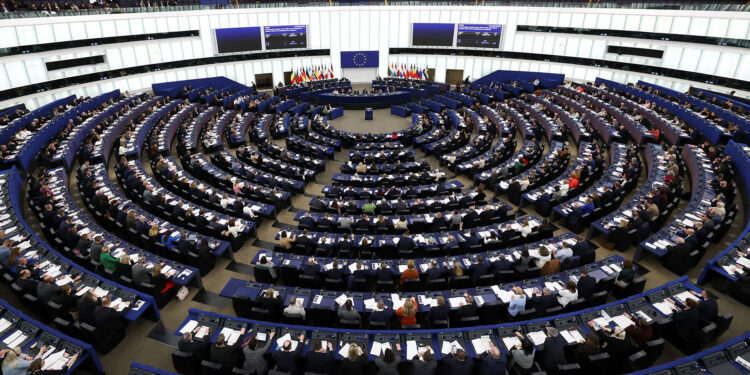 Το Ευρωπαϊκό Κοινοβούλιο αποφάσισε να «παγώσει» την εμπορική συμφωνία Ε.Ε.- ΗΠΑ