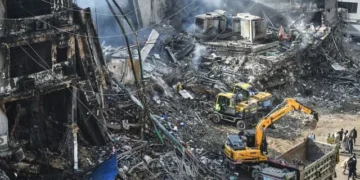 Τραγωδία στο Πακιστάν: Τουλάχιστον 50 νεκροί από τη φωτιά σε εμπορικό κέντρο στο Καράτσι