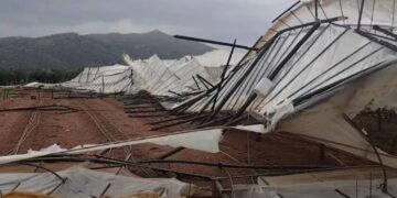 Ζημίες στην Κρήτη από την κακοκαιρία: Κατέρρευσαν θερμοκήπια από τους ισχυρούς ανέμους στην Ιεράπετρα