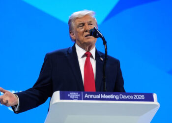 Ο Ντόναλντ Τραμπ, μετά τη συνάντηση με τον γγ του ΝΑΤΟ, ανακοίνωσε πλαίσιο «μελλοντικής συμφωνίας» για την Γροιλανδία