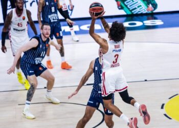 Euroleague: Ο Ολυμπιακός νίκησε την Αναντολού Εφές μέσα στην Κωνσταντινούπολη με 74-68 