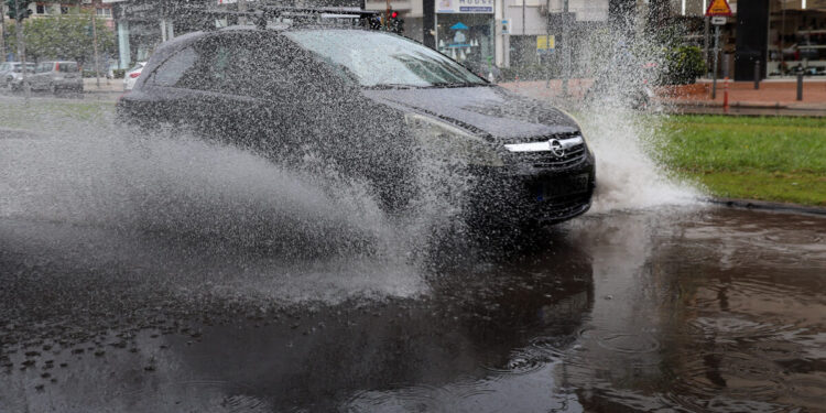 «Πνίγηκε» η Αττική μέσα στην κακοκαιρία - Που έπεσε το περισσότερο νερό