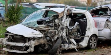 Κρήτη: Απίστευτο περιστατικό με μεθυσμένο οδηγό που τράκαρε σε δημοτικό σχολείο στα Χανιά αυτοκίνητα με γονείς και παιδιά