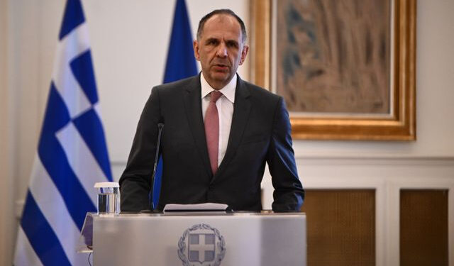 Συνέντευξη Γεραπετρίτη στον Εθνικό κήρυκα για το Συμβούλιο Ειρήνης: "Υπέρ των πρωτοβουλιών που προωθούν την ειρήνη"