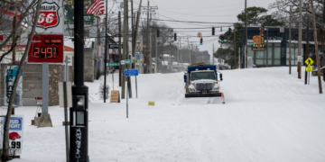 Κύμα πολικού ψύχους στις ΗΠΑ: Η χιονοκαταιγίδα Fern χτυπά ανελέητα τουλάχιστον 37 πολιτείες – Τέσσερις νεκροί και σχεδόν ένα εκατομμύριο σπίτια χωρίς ρεύμα
