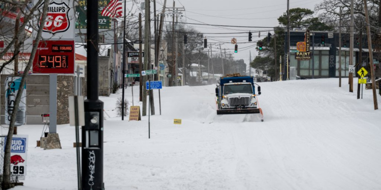 Κύμα πολικού ψύχους στις ΗΠΑ: Η χιονοκαταιγίδα Fern χτυπά ανελέητα τουλάχιστον 37 πολιτείες – Τέσσερις νεκροί και σχεδόν ένα εκατομμύριο σπίτια χωρίς ρεύμα
