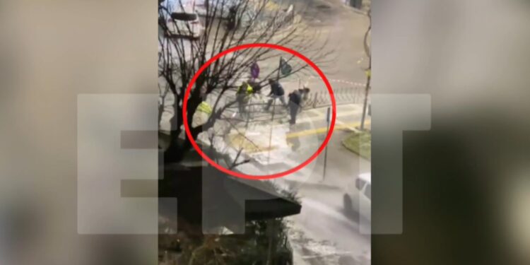 Εργατικό ατύχημα με τέσσερις τραυματίες από αγωγό της ΕΥΑΘ που έσπασε στη Θεσσαλονίκη