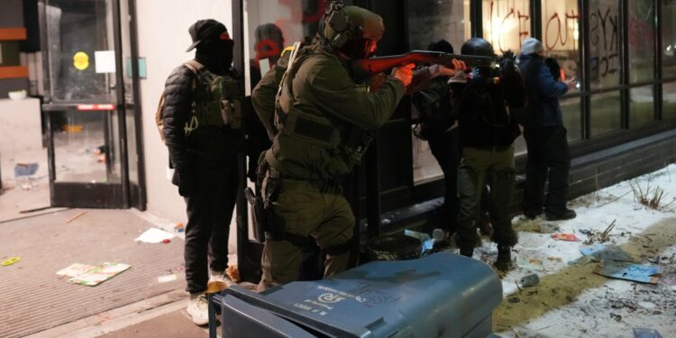 Ο δήμαρχος της Μινεάπολης ανακοίνωσε την αποχώρηση ομοσπονδιακών πρακτόρων από σήμερα