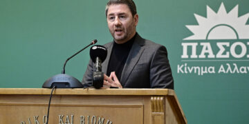 Ο Νίκος Ανδρουλάκης ζητά την παραίτηση του υπουργού Φλωρίδη για την «τροπολογία Κεφαλογιάννη»