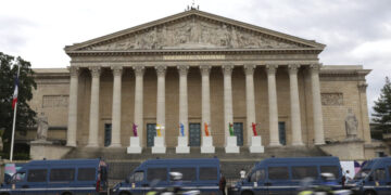 Η Κάτω Βουλή της Γαλλίας ενέκρινε νομοσχέδιο για την απαγόρευση των social media σε παιδιά κάτω των 15 ετών