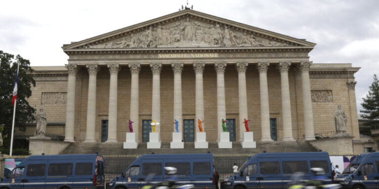 Η Κάτω Βουλή της Γαλλίας ενέκρινε νομοσχέδιο για την απαγόρευση των social media σε παιδιά κάτω των 15 ετών