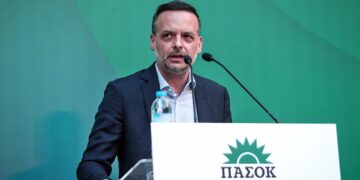 Συνέντευξη Χ. Δούκα στο ΕΡΤnews Radio 105,8: "Αν κάποιος βουλευτής από άλλο κόμμα θέλει να έρθει να παραδώσει την έδρα του στο κόμμα και να έρθει"