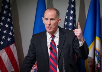 ΗΠΑ: Αποσύρεται με αιχμές κατά του Τραμπ ο Ρεπουμπλικανός υποψήφιος κυβερνήτης στη Μινεσότα, Κρις Μάντελ - «Δεν μπορώ να είμαι μέλος αυτού του κόμματος»