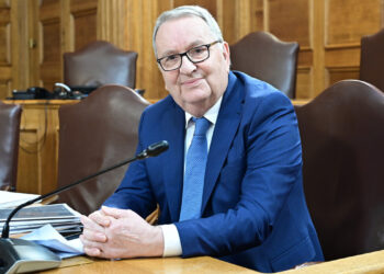 ΠΑΣΟΚ: "Η κατάθεση του πρώην υπουργού Αγροτικής Ανάπτυξης, Γιώργου Καρασμάνη φωτίζει το πώς οδηγηθήκαμε στο σκάνδαλο ΟΠΕΚΕΠΕ"