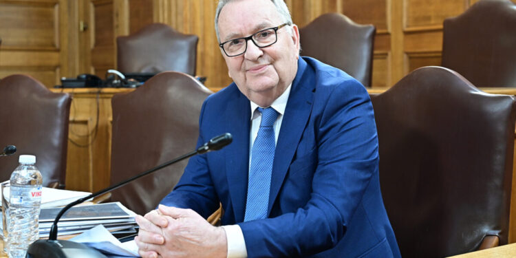 ΠΑΣΟΚ: "Η κατάθεση του πρώην υπουργού Αγροτικής Ανάπτυξης, Γιώργου Καρασμάνη φωτίζει το πώς οδηγηθήκαμε στο σκάνδαλο ΟΠΕΚΕΠΕ"