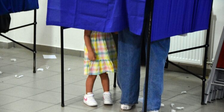 Δημοσκόπηση GPO: Στο 24,5% με μικρή πτώση η ΝΔ, ακολουθεί με 10,8% το ΠΑΣΟΚ – Στο 17,9% οι αναποφάσιστοι