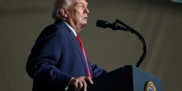 Απειλές Τραμπ προς το Ιράν: "Συνάψτε συμφωνία, αλλιώς η επόμενη επίθεση θα είναι πολύ χειρότερη"